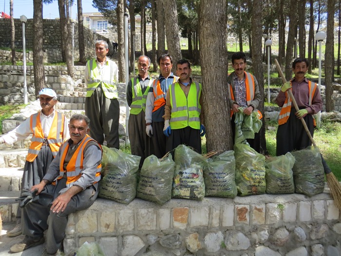 پاکسازی و نظافت پارک شهید کاظمی و پارک جنگلی به مناسبت هفته زمین پاک